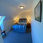 Spacious 5 Bed With Free Parking Semesterbostad Cill Airne