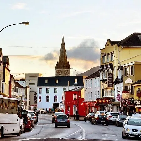 Spacious 5 Bed With Free Parking * Killarney