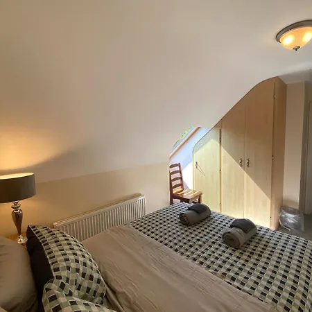 Σπίτι διακοπών Spacious 5 Bed With Free Parking