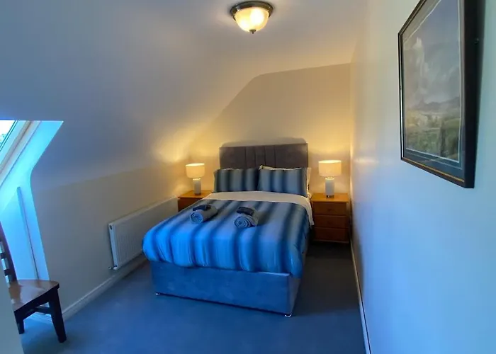 Spacious 5 Bed With Free Parking Holiday home Killarney