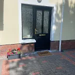 Spacious 5 Bed With Free Parking