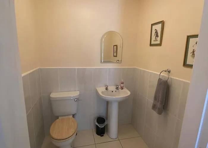 Spacious 5 Bed With Free Parking Killarney